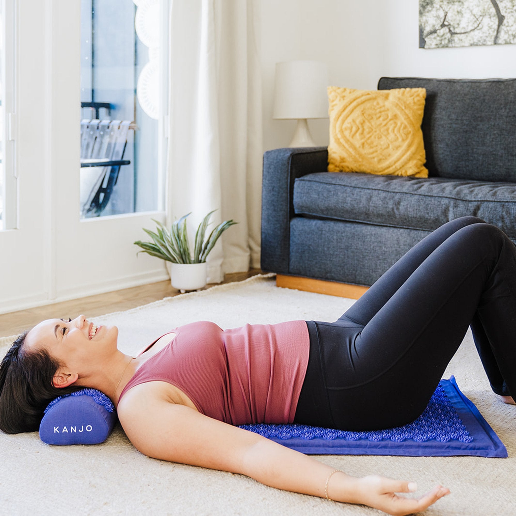 Kanjo Acupressure Mat Set Periwinkle Cotton Linen Blend / Foam / Plastic Mat: 17 X 28 Inch / Pillow: 6 X 14 Inch - image 4