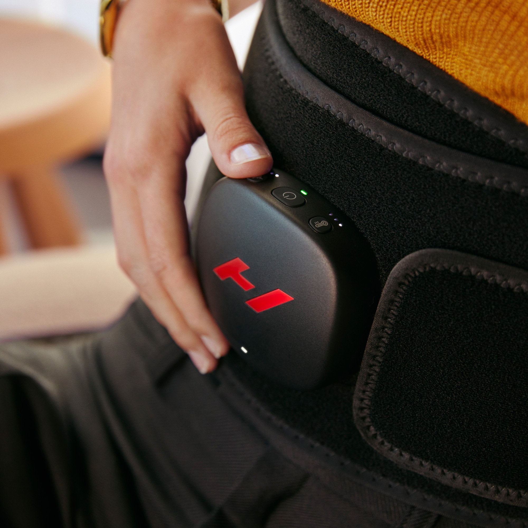 Hyperice Venom 2 Back Heat and Massage Therapy Wrap, One Size Fits Most (1 Unit)