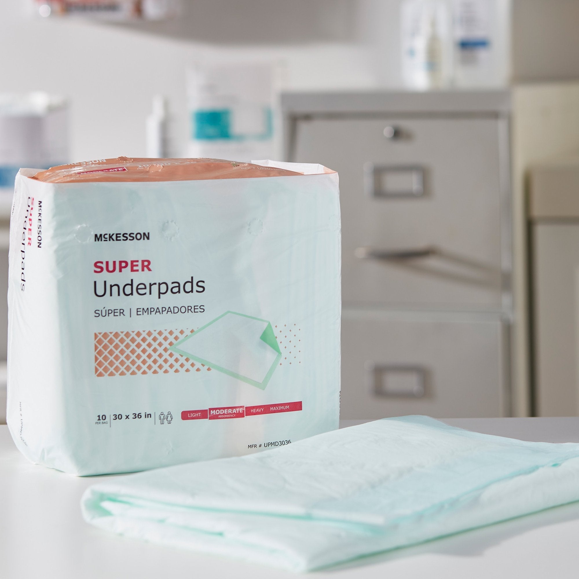 McKesson Super Absorbent Underpads, 30x36" - Moderate Absorbency (10-Pack)