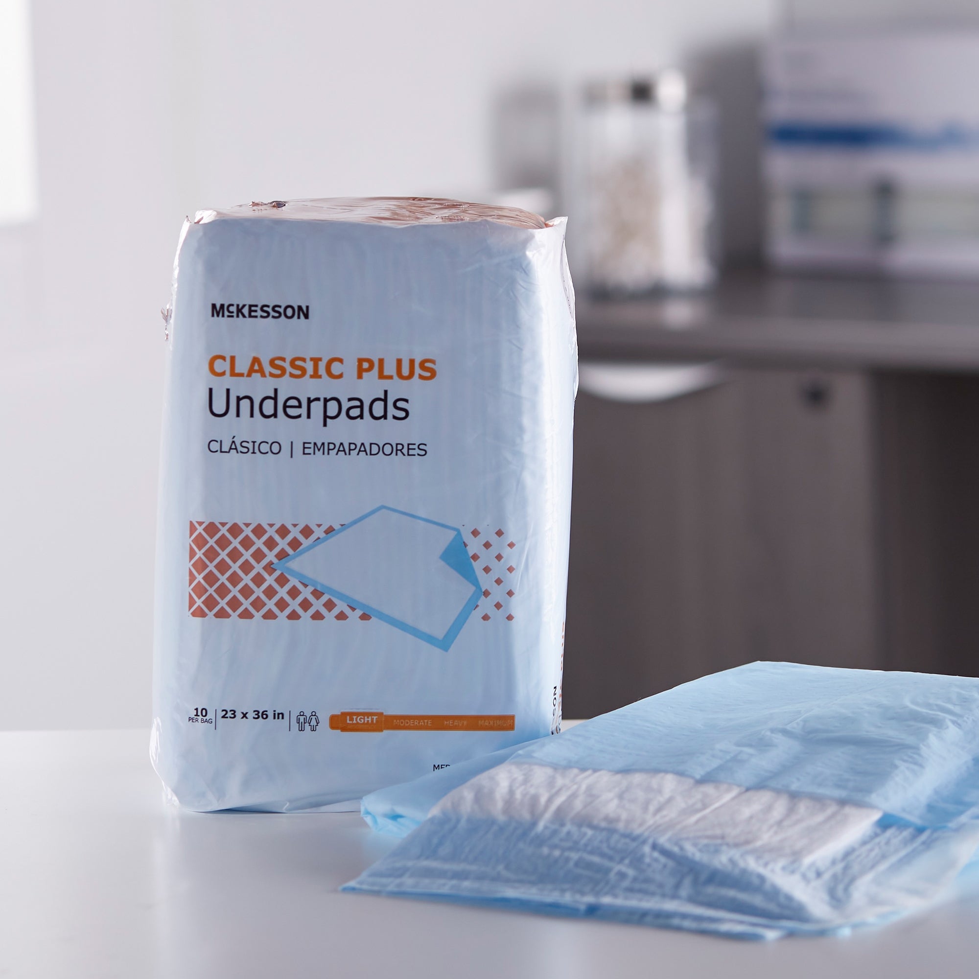 McKesson Classic Light Absorbency Underpads, 23x36" - 10 Pack for Medical Use