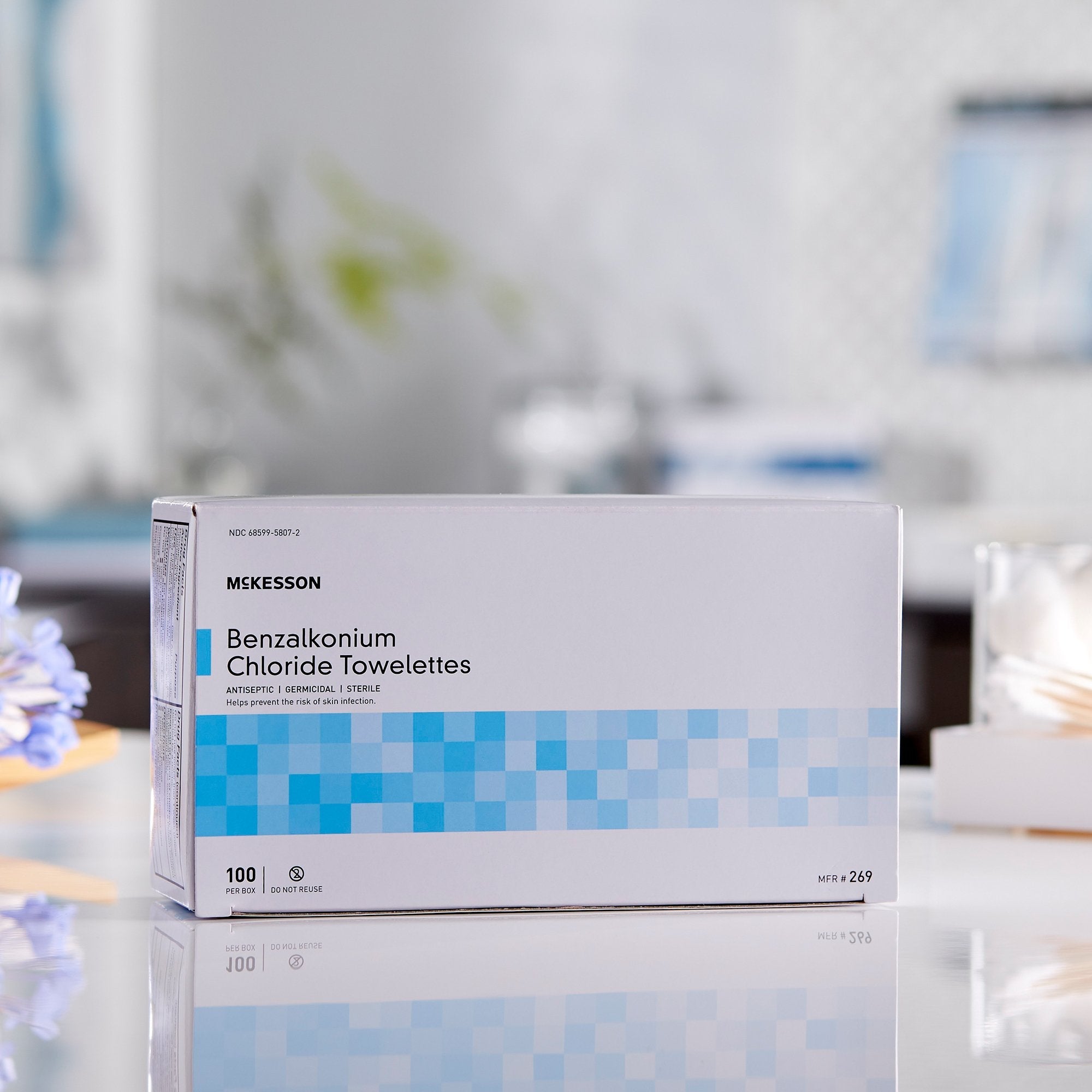 McKesson Sanitizing Skin Wipes - Antiseptic Towelettes, 100ct Pack