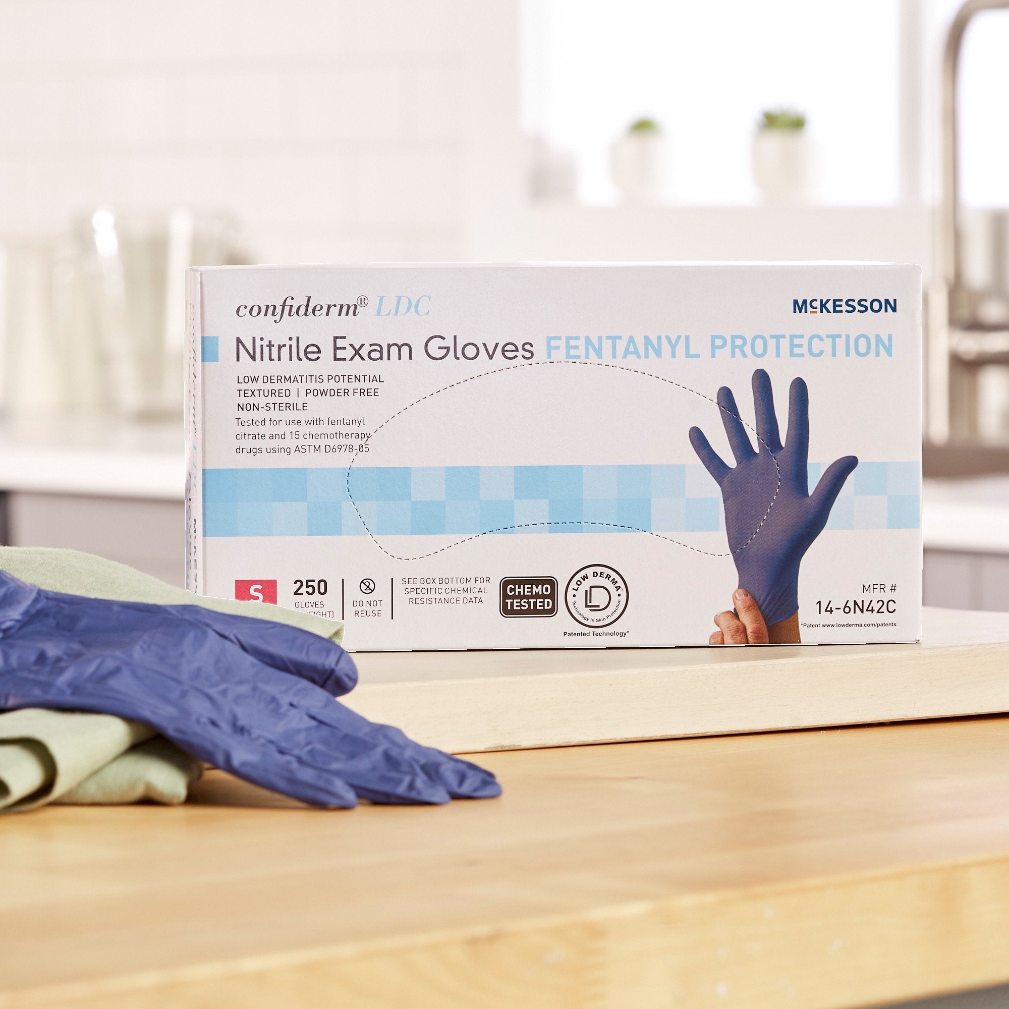 McKesson Confiderm® LDC Nitrile Exam Glove, Small, Blue (250 Units)