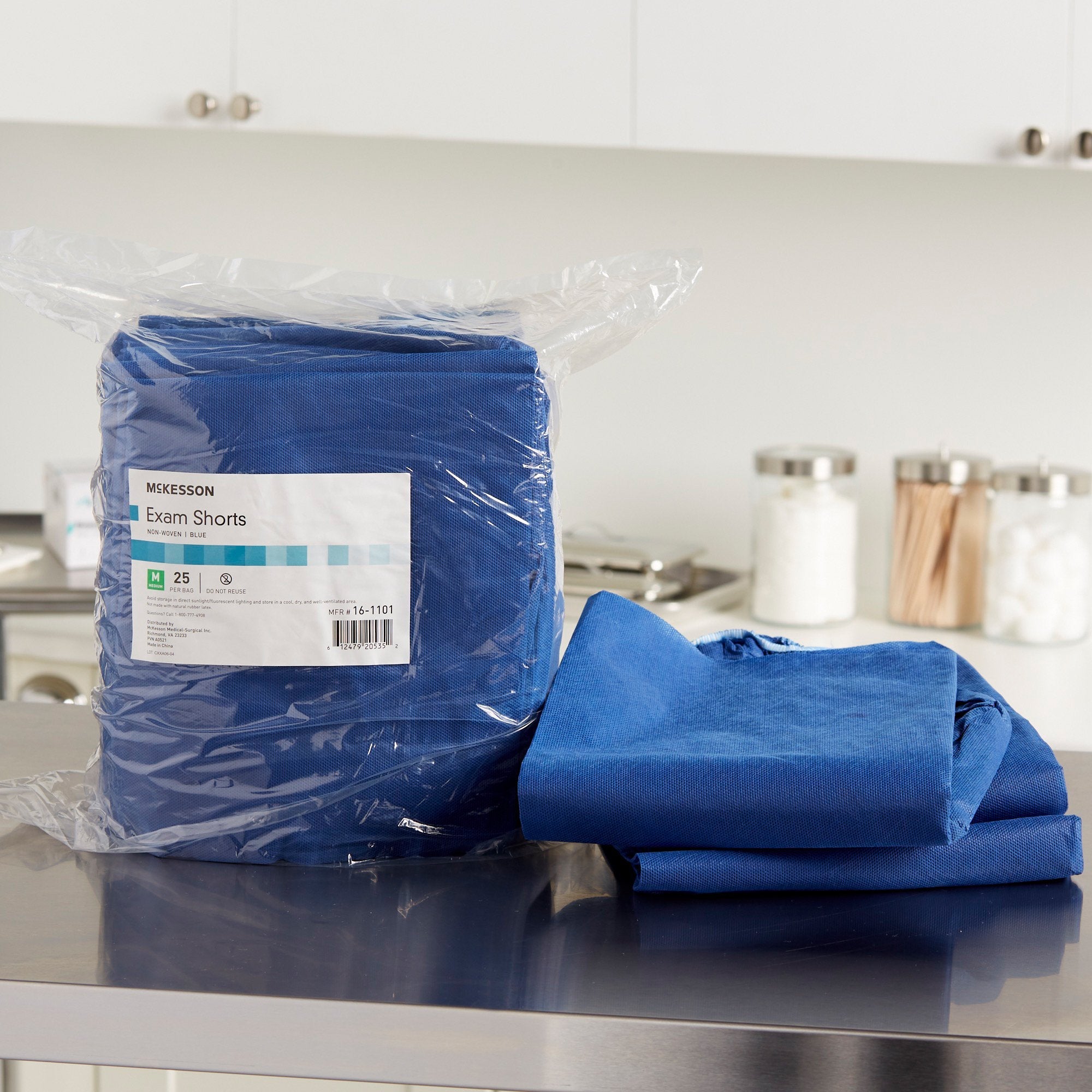 McKesson Patient Exam Shorts, Medium (100 Units)