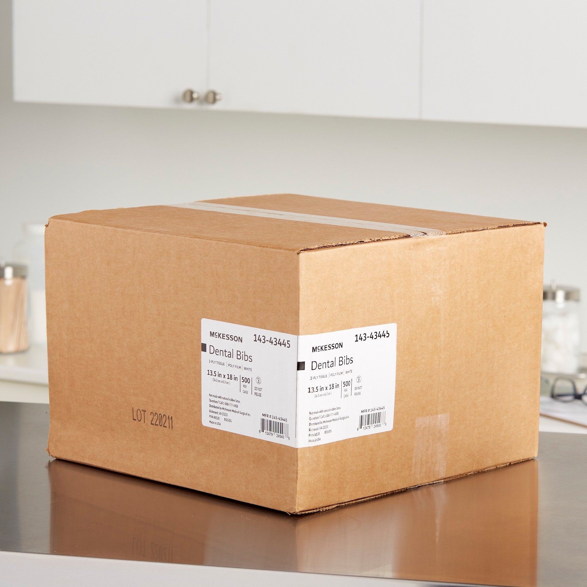 McKesson White Dental Bib, 13-1/2 x 18 Inch (500 Units)