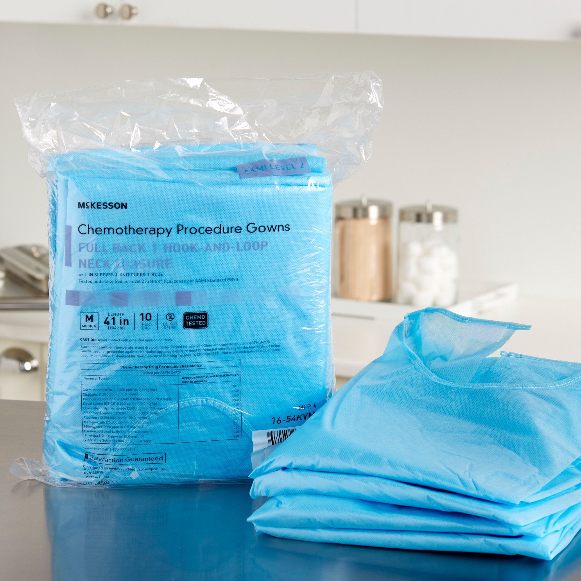 McKesson Full Back Chemotherapy Procedure Gown, Medium (10 Units)